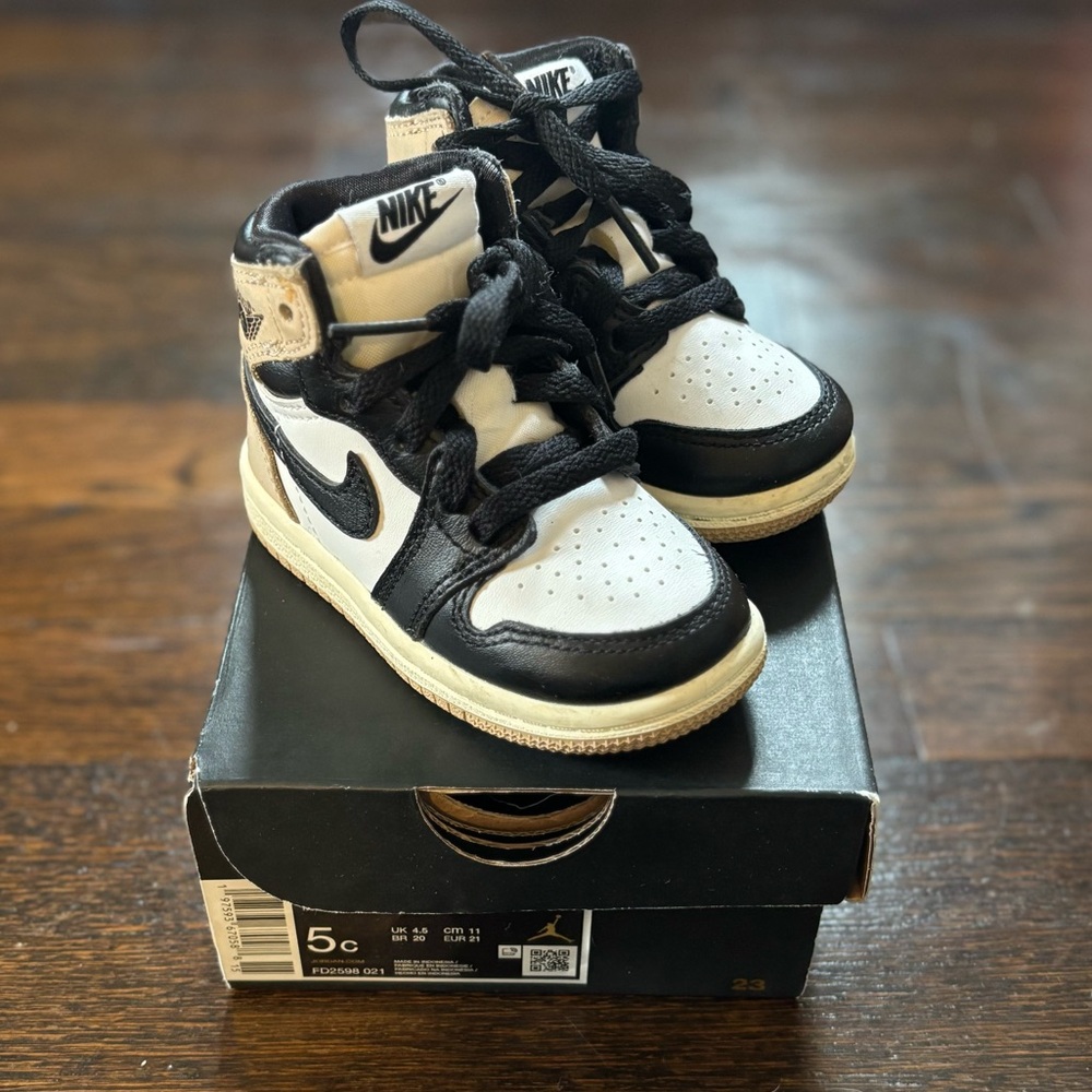 Jordan 1 Retro High OG (TD) “Latte”
